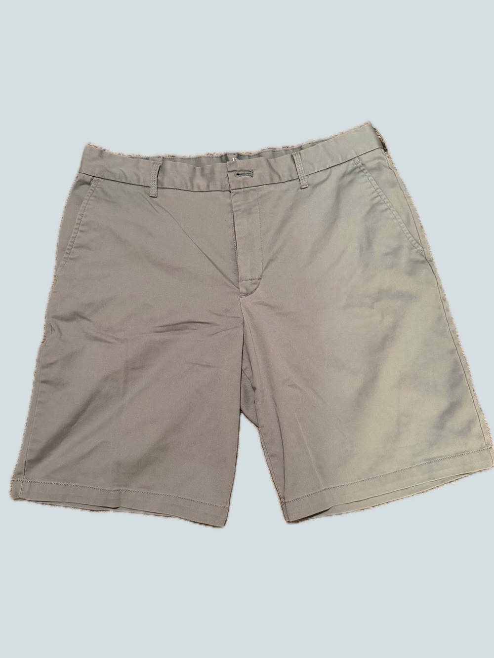 Izod Men’s Grey Shorts size 34 9.5in inseam